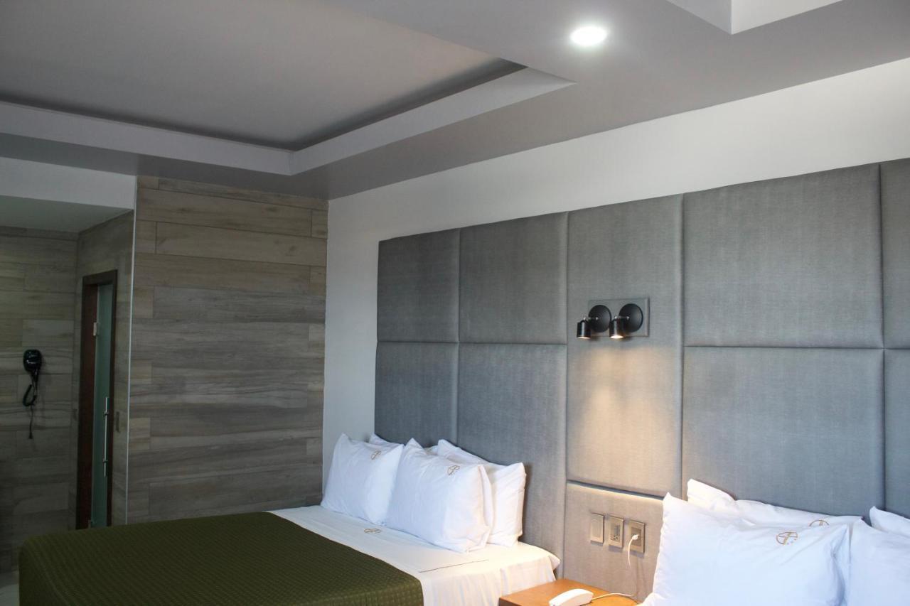 Hotel Grand One Plaza Tijuana Bagian luar foto