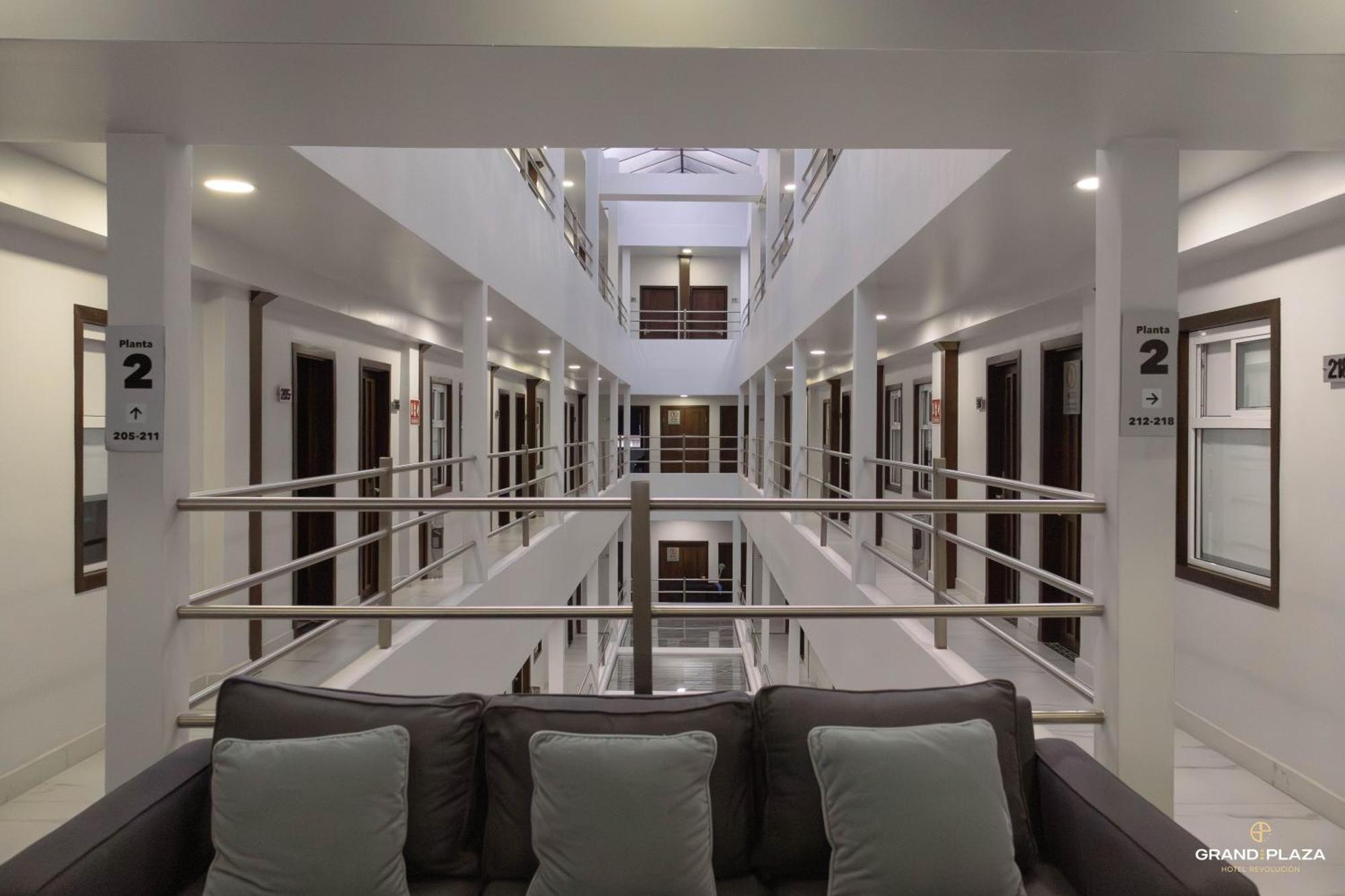 Hotel Grand One Plaza Tijuana Bagian luar foto