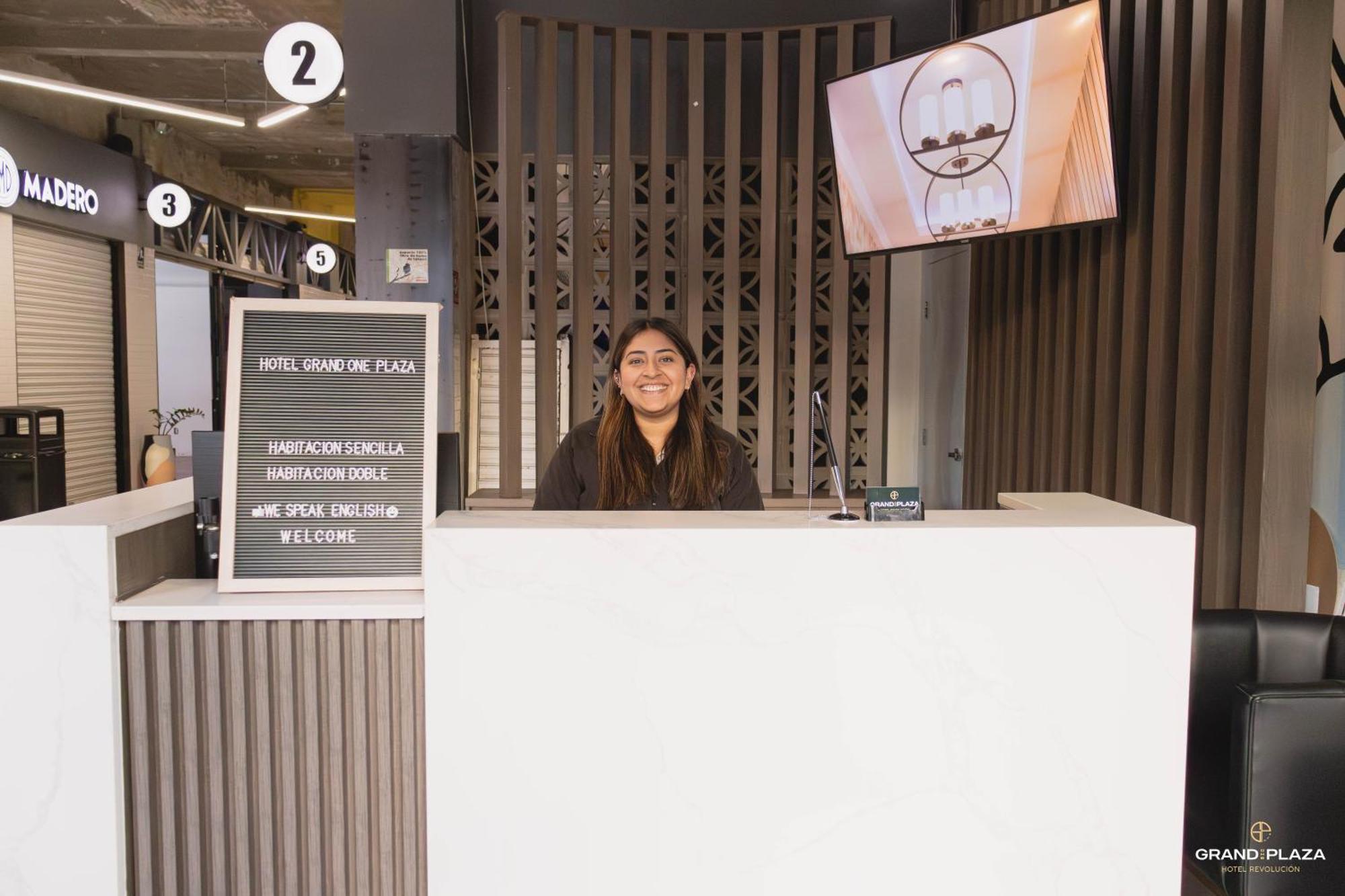 Hotel Grand One Plaza Tijuana Bagian luar foto