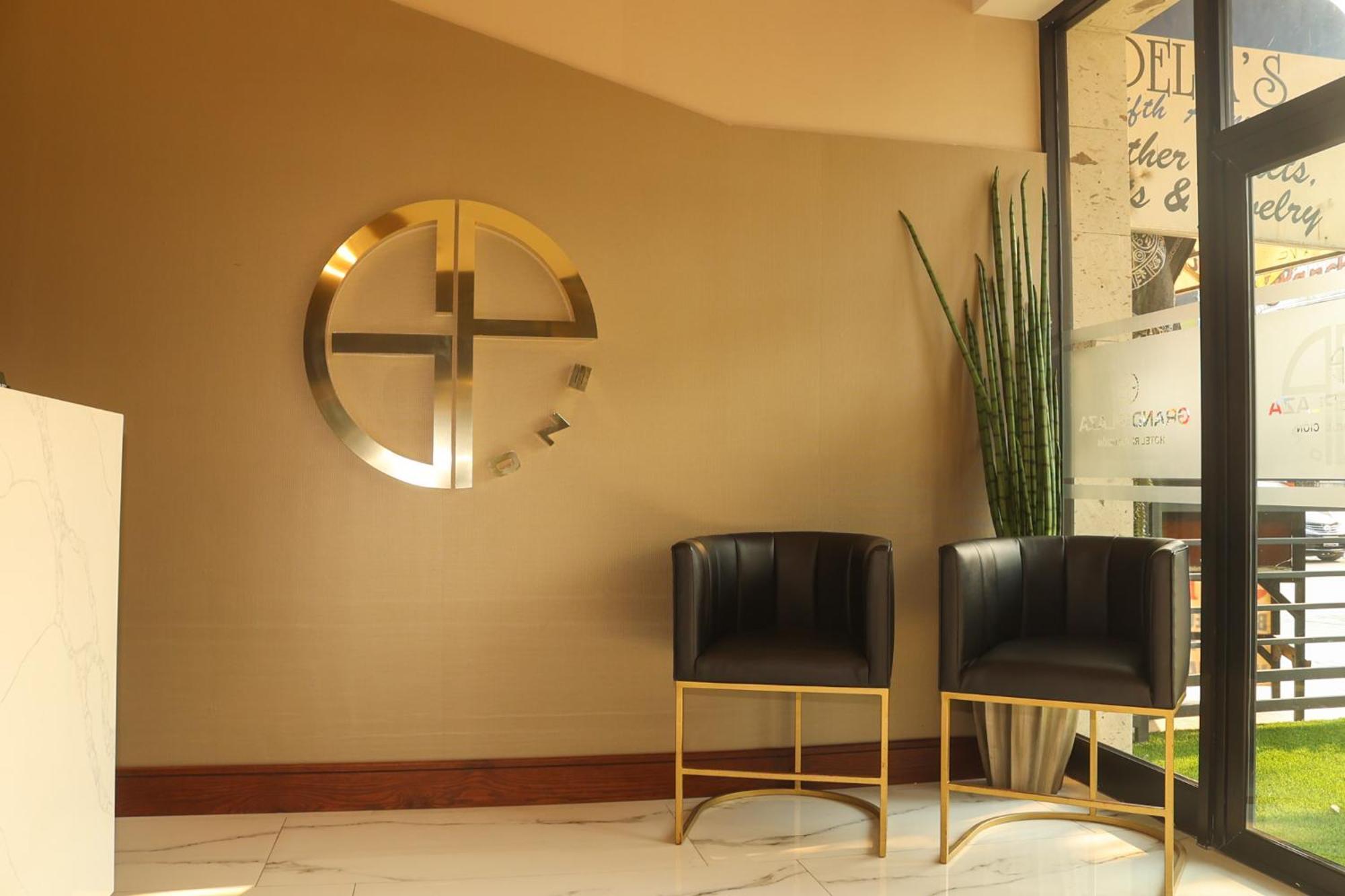 Hotel Grand One Plaza Tijuana Bagian luar foto