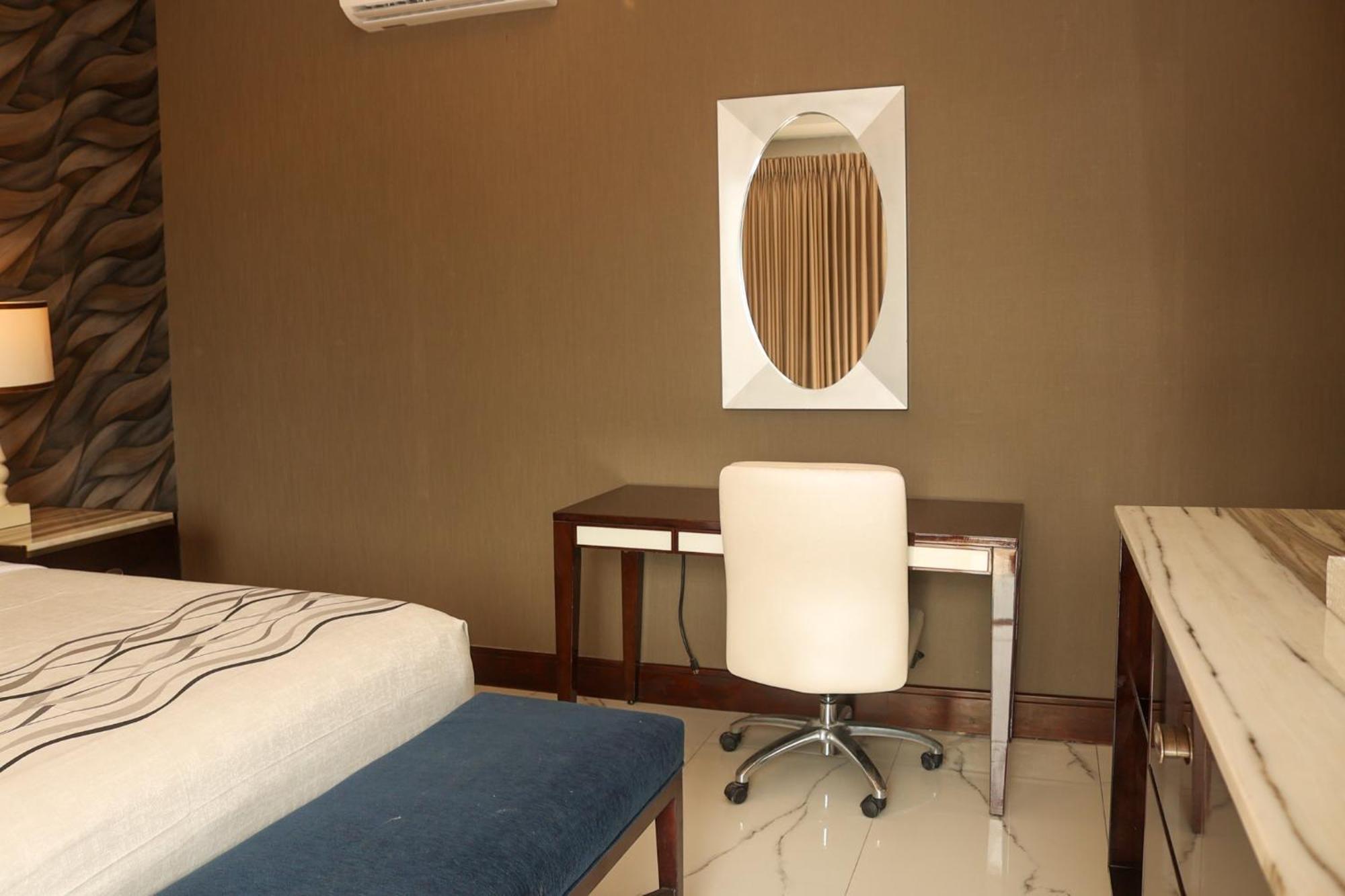 Hotel Grand One Plaza Tijuana Bagian luar foto